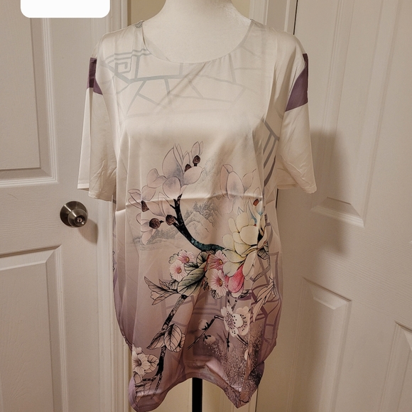 Satin blouses - Picture 2 of 3